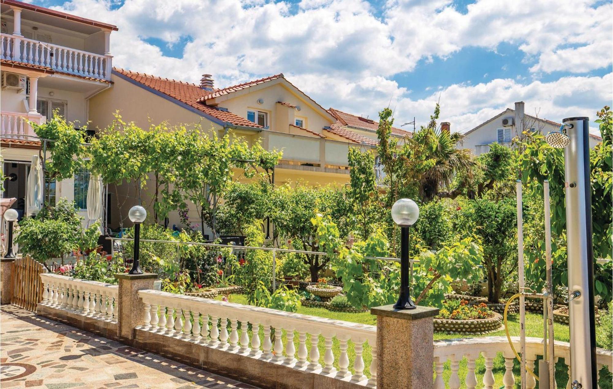 Nice Apartment In Rab With Kitchen Barbat na Rabu Zewnętrze zdjęcie
